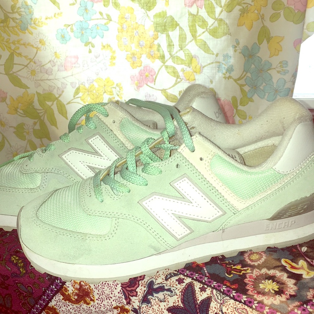NB Women’s MINT Green Classic Shoes